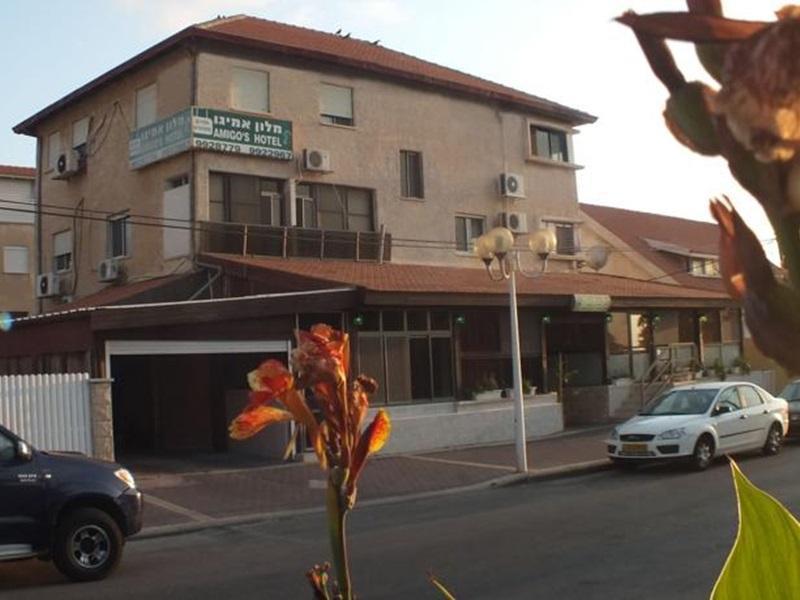 Amigo Hotel On The Beach Nahariya Exterior foto