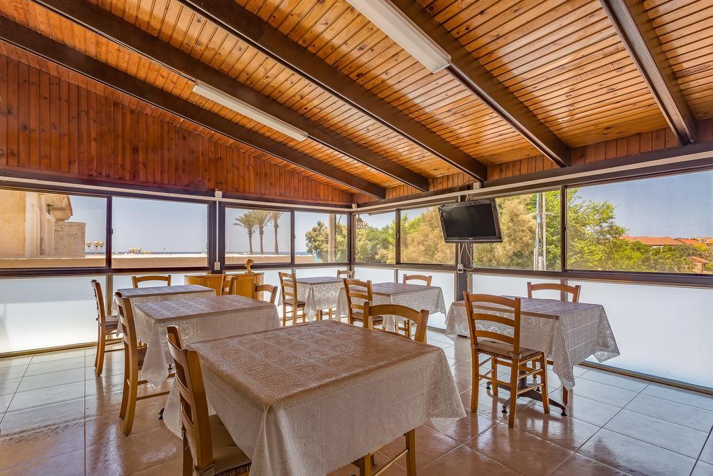 Amigo Hotel On The Beach Nahariya Exterior foto